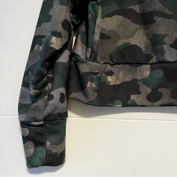 Nike | Camo Sweatshirt - Picture 10 of 13